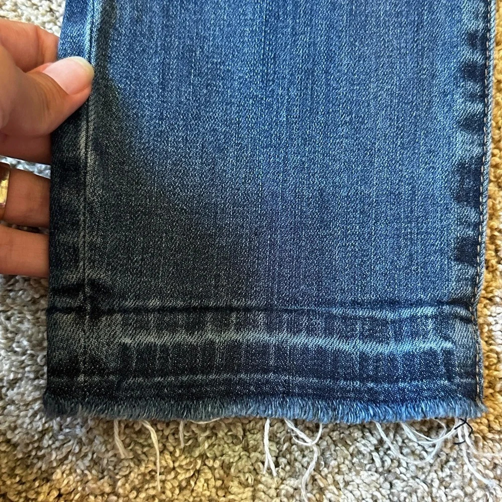 Kut from the Kloth Reese Ankle straight Leg Raw Hem Distressed Jean- size 2 - Picture 4 of 10